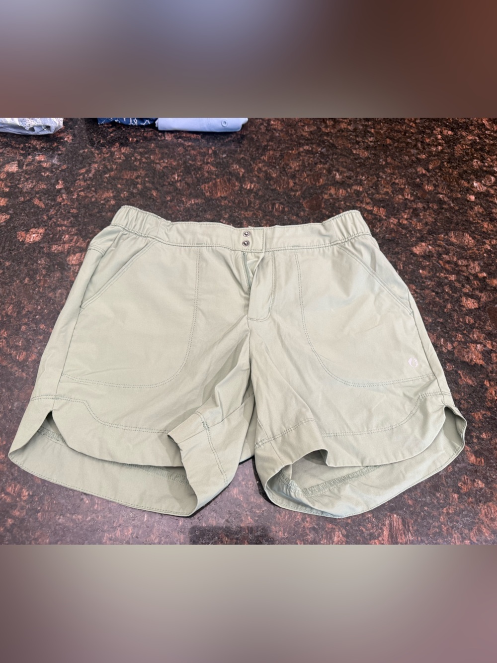 The American Outdoorsman - pale green color - Women's medium
